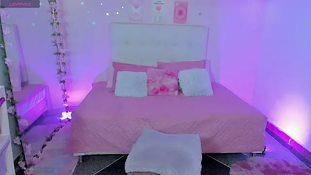 ScarlettDreamss7 online show from November 29, 1:24 pm