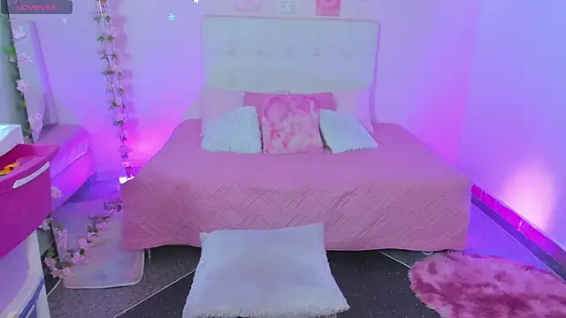 ScarlettDreamss7 online show from December 17, 1:49 pm