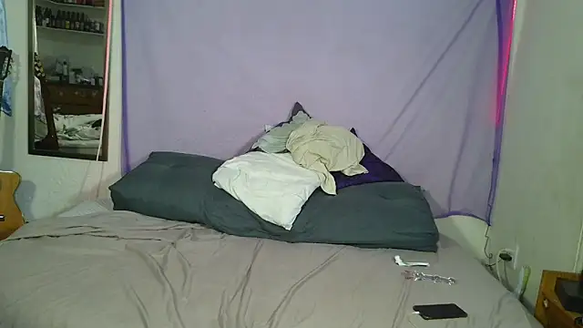 Snapshot of Evelan420 chatting on September 15, 8:47 pm Evelan420 online show from September 15, 8:47 pm