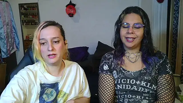 Evelan420 online show from November 10, 8:43 pm