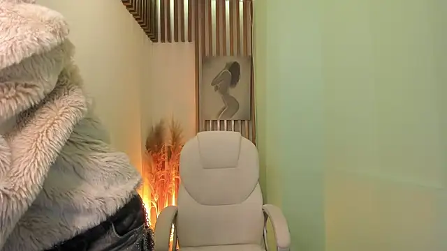 allicemackenzie online show from February 21, 6:38 am