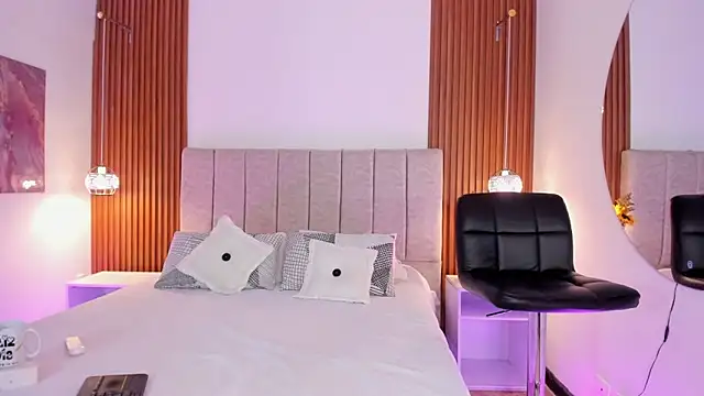 khloe-sweet online show from March 19, 12:49 pm