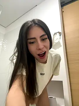 Snapshot of candycami19 chatting on October 13, 6:26 am candycami19 online show from October 13, 6:26 am