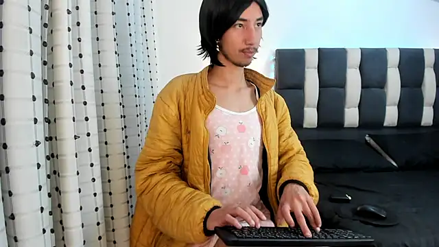 loverisu-coral online show from January 9, 11:10 pm