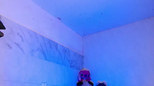 KimberlyXtreme online show from April 22, 8:27 pm