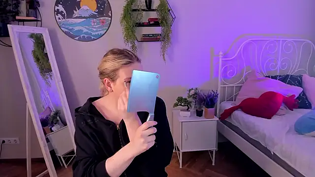Snapshot of Jes_Solar chatting on October 7, 12:06 pm Jes Solar online show from October 7, 12:06 pm