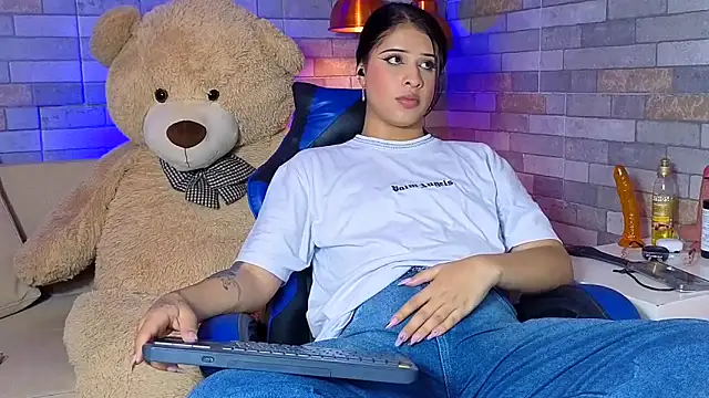 DixyPalmer online show from March 29, 8:42 pm