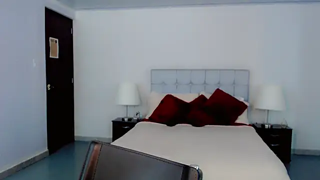 maddissonivanova online show from March 20, 7:26 pm