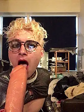 Sissy Cindy Whore online show from October 7, 3:35 pm