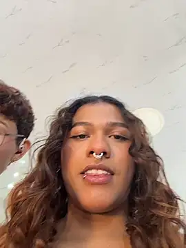 cam11 07 online show from April 19, 8:33 pm