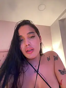 Bella  Wood online show from October 26, 8:38 pm