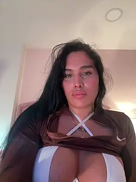 Bella  Wood online show from April 10, 11:10 pm