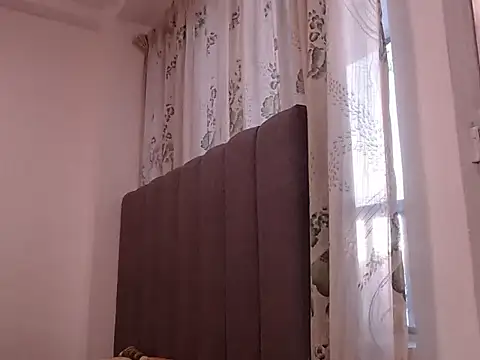 saara johnson496 online show from April 18, 11:01 am