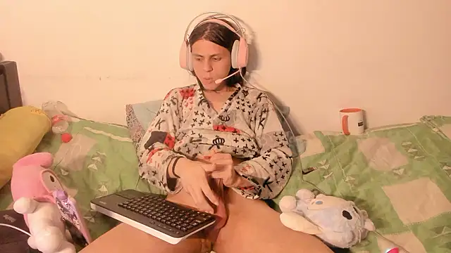 Petite-Goth online show from February 1, 10:36 am