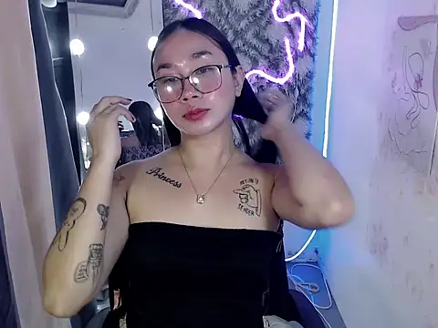 in yourdreamstarxx online show from January 13, 4:48 pm