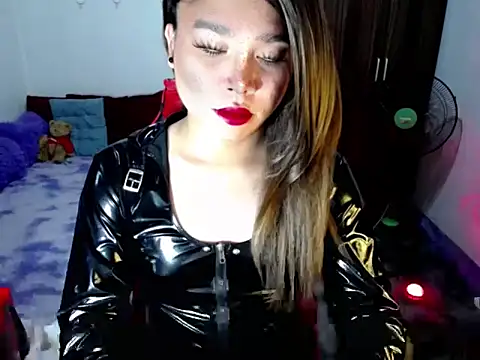 Urassiansweetcummer online show from April 1, 8:06 pm