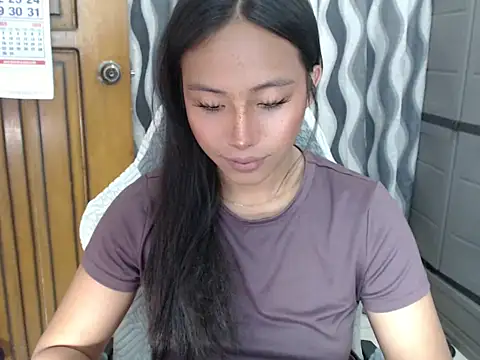 sweetiie caren online show from April 6, 3:05 am