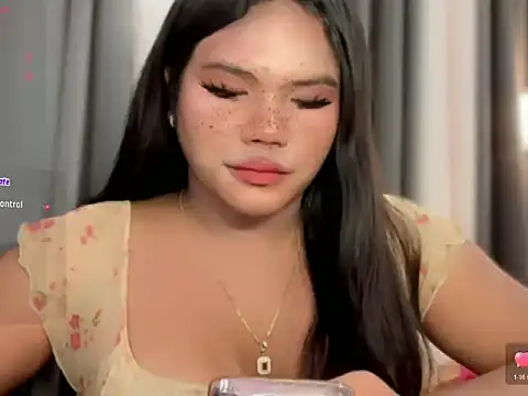 ursweet sofia online show from May 3, 7:40 pm