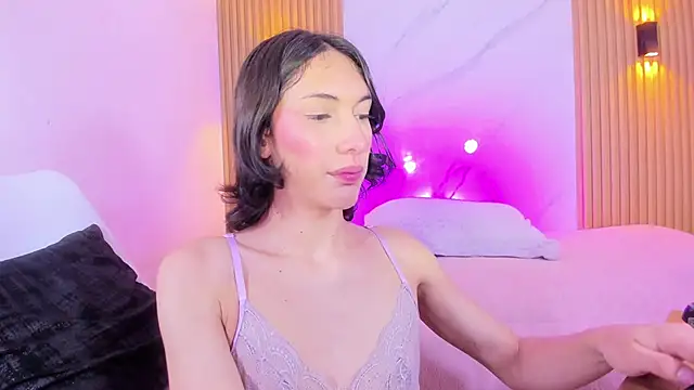 miss daphnevega online show from November 13, 8:45 am