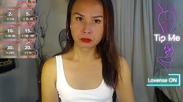 holly bitch online show from April 9, 12:23 am