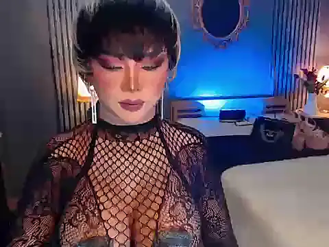 Snapshot of xAuroraRobinsx chatting on November 2, 9:18 am xAuroraRobinsx online show from November 2, 9:18 am