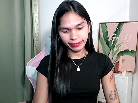 Snapshot of sexloverxxz chatting on October 20, 9:23 am sexloverxxz online show from October 20, 9:23 am