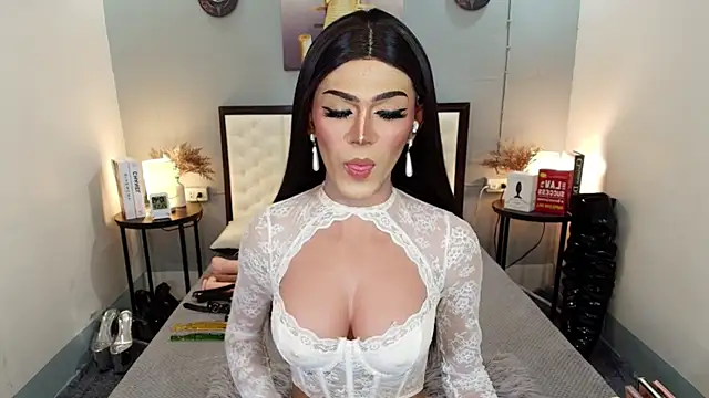 Snapshot of TatianaWil chatting on September 23, 1:33 am TatianaWil online show from September 23, 1:33 am