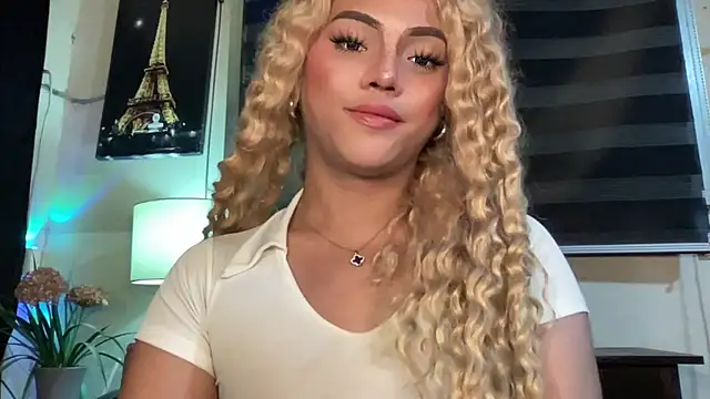 Snapshot of calimonroe chatting on October 11, 8:33 pm calimonroe online show from October 11, 8:33 pm