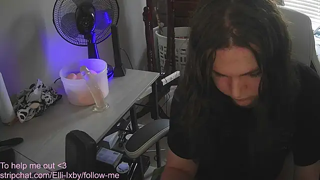 Elli-Ixby online show from November 13, 4:14 pm