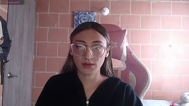 Andrea camilaaa online show from February 16, 3:43 pm