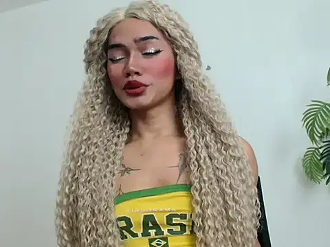 hugecockbabe online show from March 11, 11:42 pm