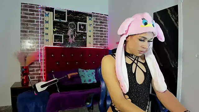 Snapshot of angelitasexxxhot chatting on October 22, 1:51 am angelitasexxxhot online show from October 22, 1:51 am