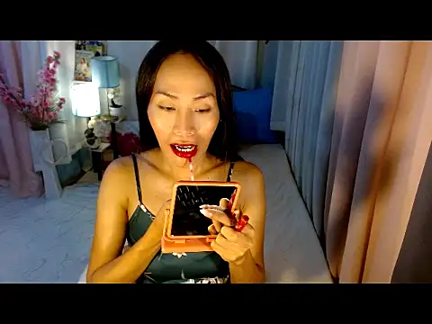 Snapshot of RomanticPearlTS chatting on September 30, 11:32 am RomanticPearlTS online show from September 30, 11:32 am