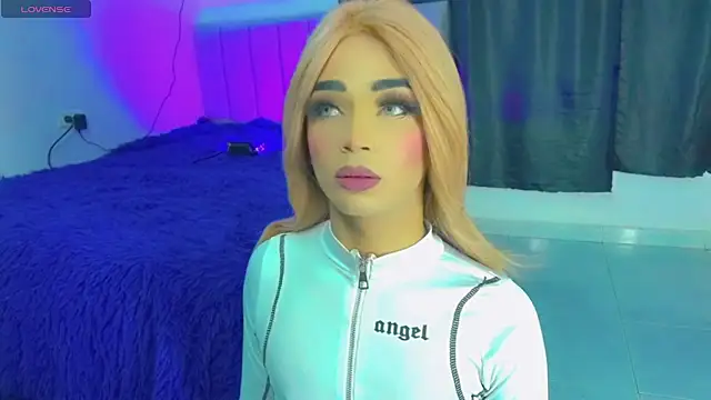 HANNAH BACKERS online show from October 31, 3:49 am