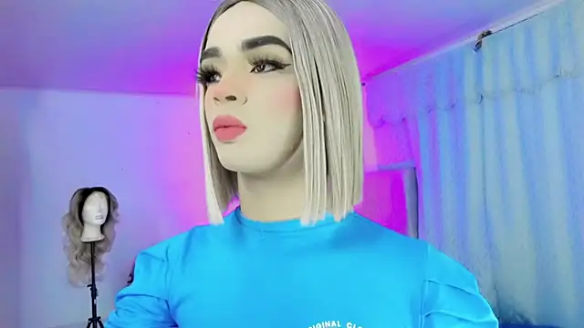 HANNAH BACKERS online show from November 30, 5:32 am