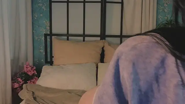 madi snow online show from March 4, 12:20 pm