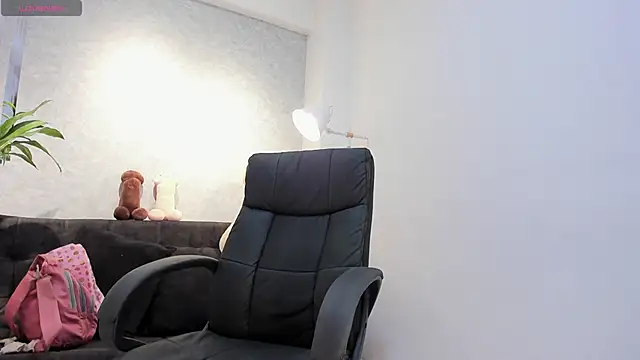 lily cash1 online show from January 14, 2:26 pm