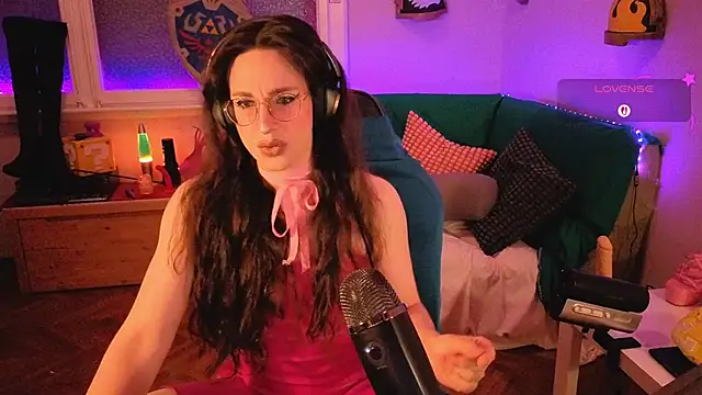 Zesty Peach online show from June 12, 3:38 am