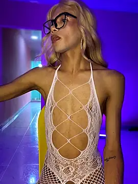 Katy bratz  online show from February 24, 9:30 pm