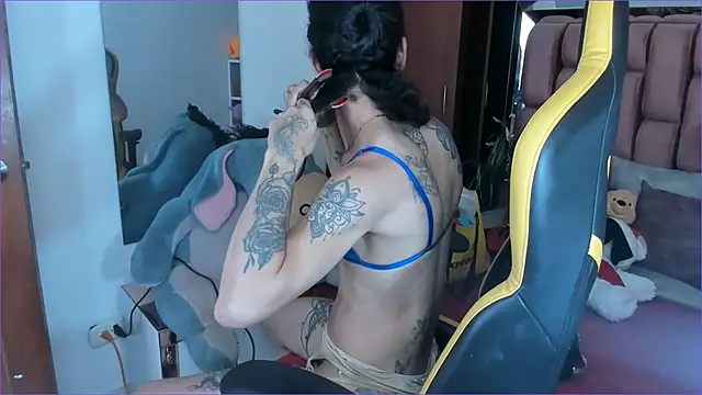 sara slut21 online show from November 21, 5:03 pm