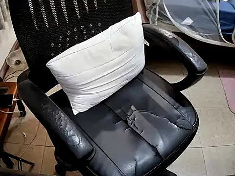 Snapshot of sissypamsissy chatting on October 1, 12:50 pm sissypamsissy online show from October 1, 12:50 pm