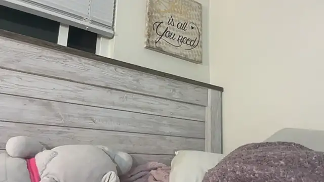 Snapshot of Julietserenity chatting on October 15, 7:52 am Julietserenity online show from October 15, 7:52 am