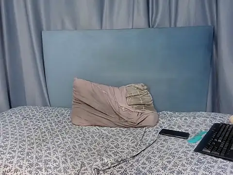 KinkyTrans23 online show from June 21, 9:34 am