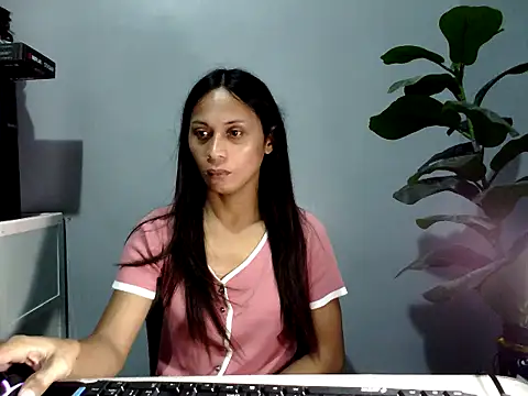 missruffa online show from September 20, 12:44 pm