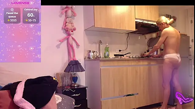 AllysonStonne online show from January 31, 10:30 pm