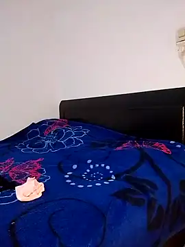 Banouti 23 online show from November 16, 1:21 pm