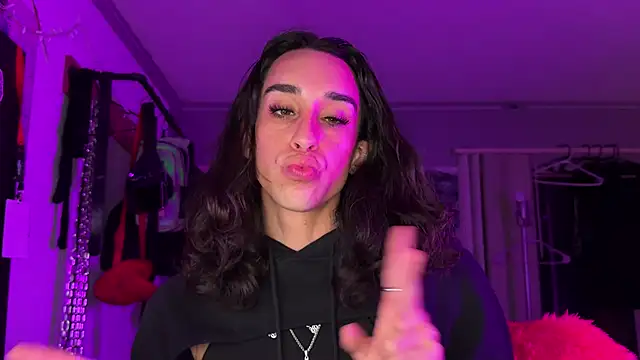 xoFrankie online show from November 4, 2:11 am