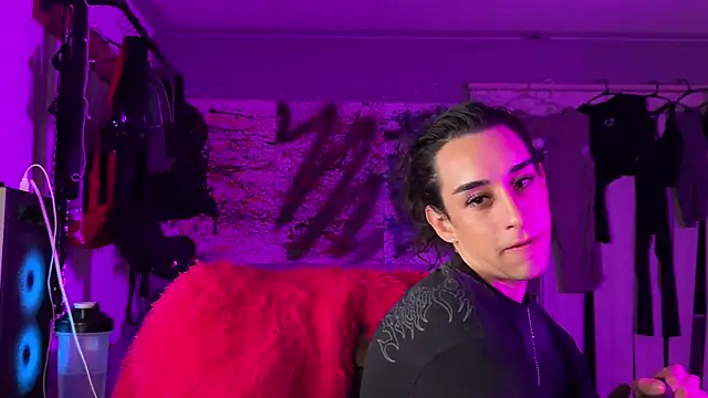 xoFrankie online show from November 25, 3:30 am