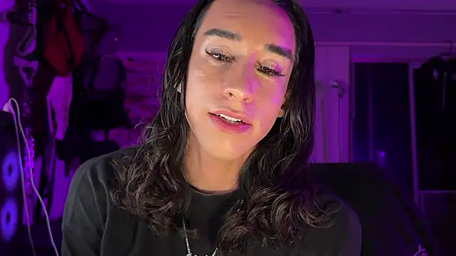 xoFrankie online show from December 18, 3:45 am