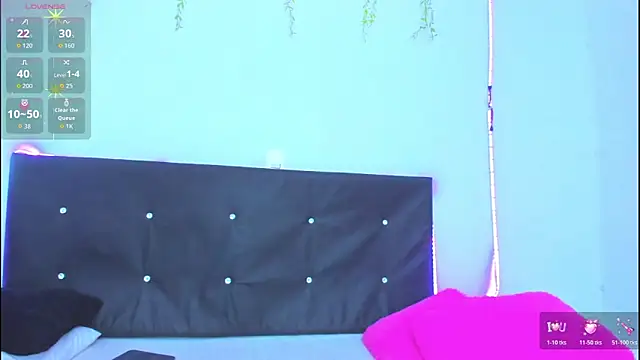 Danaa moore  online show from May 1, 11:31 pm